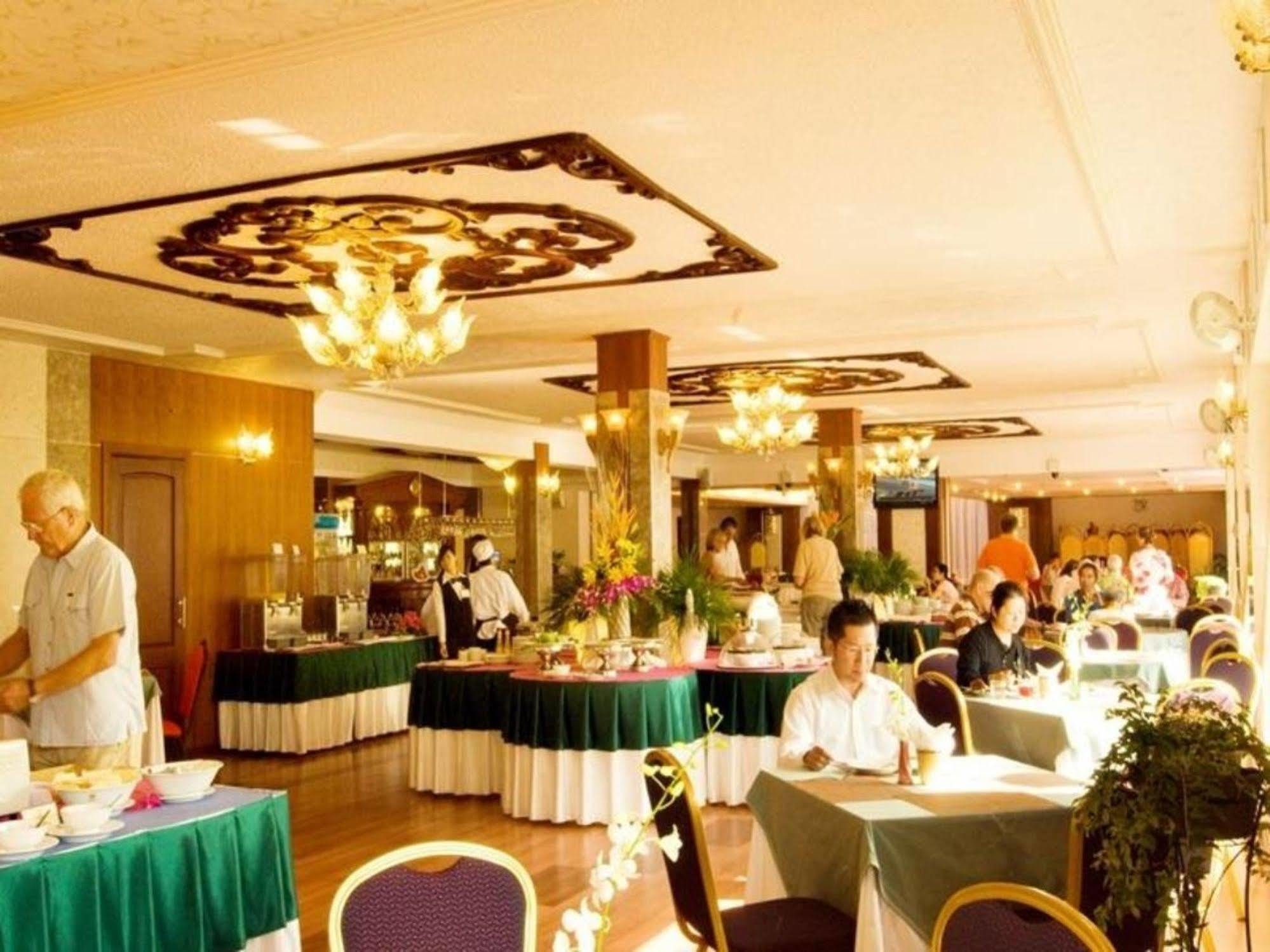 Huong Sen Hotel Хошимин Экстерьер фото